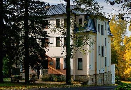 Hotel Lázeňský dům Praha Lazne Kynzvart Exterior foto